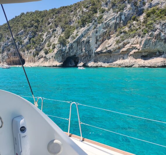 segeltour katamaran sardinien auf la madalena